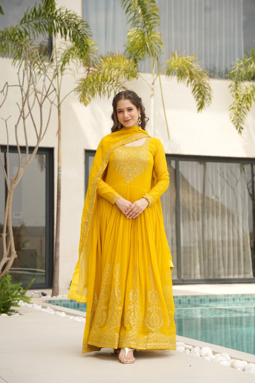 Women's Cotton Embroidered Anarkali Gown With Dupatta Set - Image 14